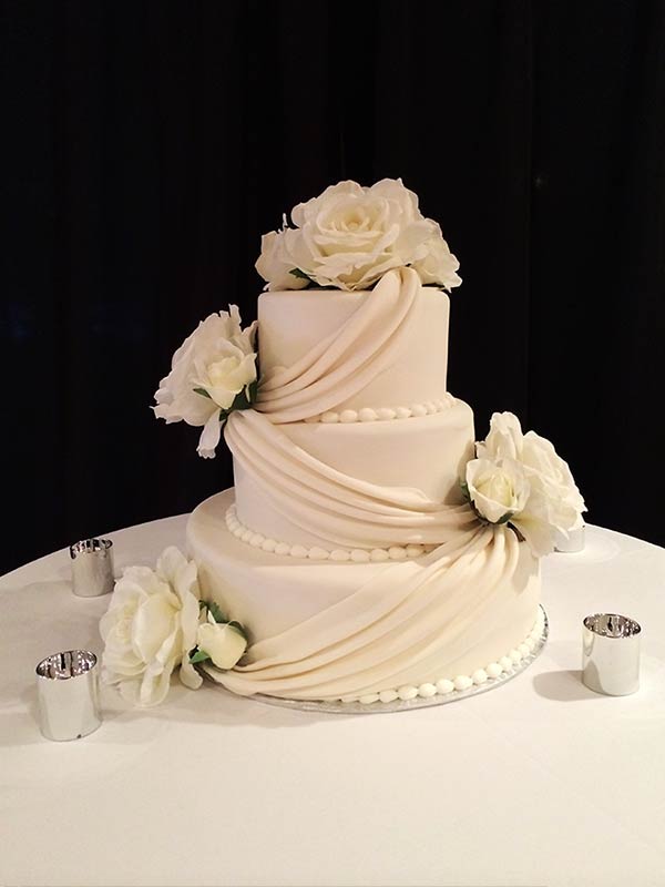 Jasper Wedding Cake Bear's Paw Bakery® Jasper, Alberta